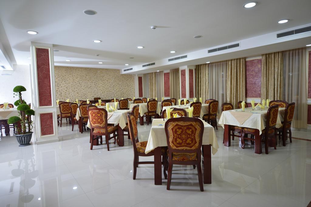 Hotel Gold Skopje Luaran gambar
