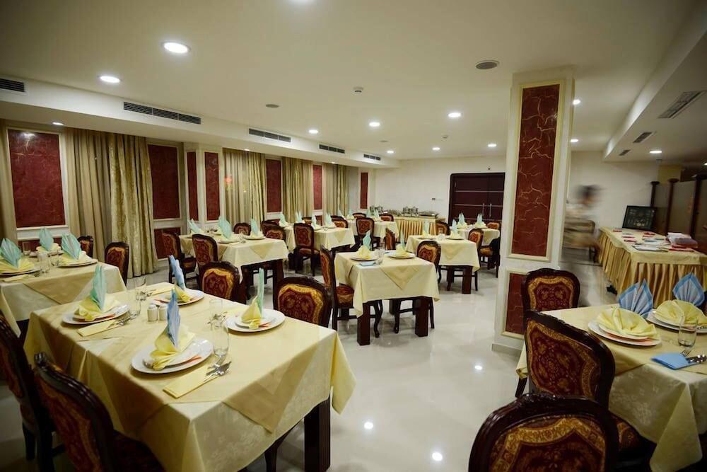 Hotel Gold Skopje Luaran gambar