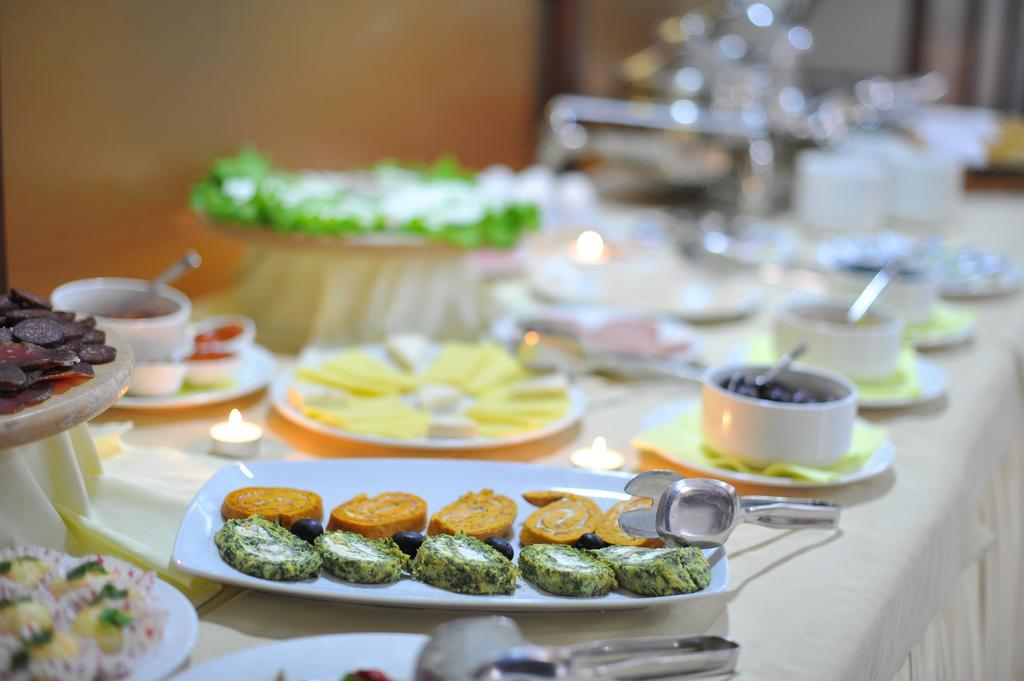 Hotel Gold Skopje Luaran gambar