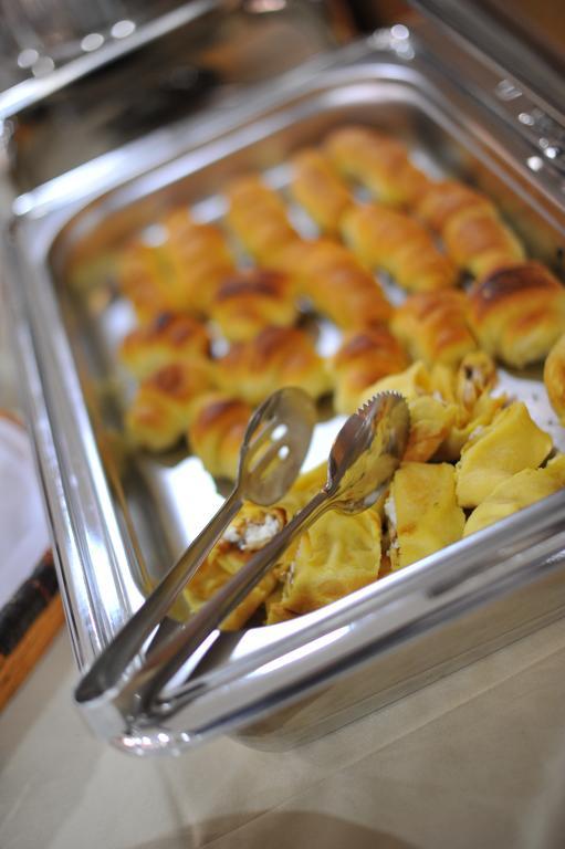 Hotel Gold Skopje Luaran gambar